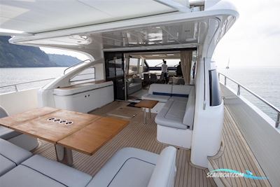 Princess V78 Motorboat 2010, with 2 x Caterpillar C32A engine, United Kingdom