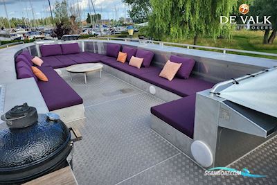 Qrooz Floating Appartment Motorboat 2019, with Evinrude engine, The Netherlands