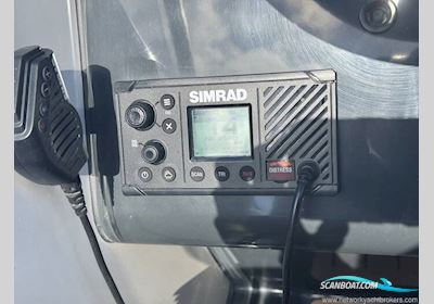 Quicksilver 875 Sundeck Motorboat 2022, with Mercury engine, United Kingdom