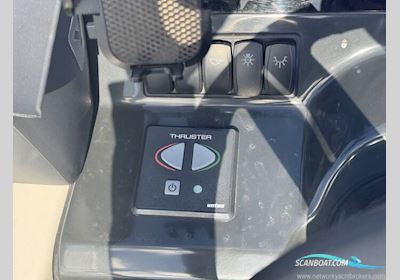 Quicksilver 875 Sundeck Motorboat 2022, with Mercury engine, United Kingdom