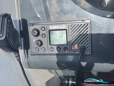 Quicksilver 875 Sundeck Motorboat 2022, with Mercury engine, United Kingdom