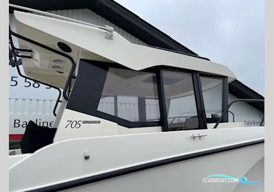 Quicksilver Captur 705 Pilothouse Med 225 hk Mercury-Efi DS 3,4L V6 XL Motorboat 2022, with Mercury engine, Denmark