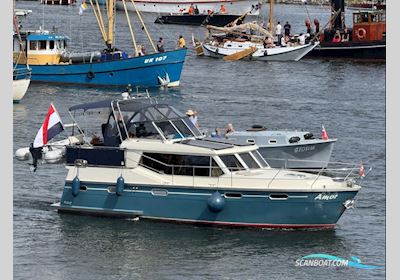 Radius 35 AK Cabrio Motorboat 2003, with Iveco Aifo M8140.43R engine, The Netherlands