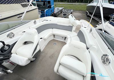 Rinker 246 Captiva Motorboat 2009, with Mercruiser 496 Magnum -2009, med slutet kylsystem. engine, Sweden