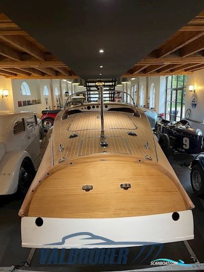 Riva Ariston Cadillac Motorboat 1956, with Cadillac V8 engine, France