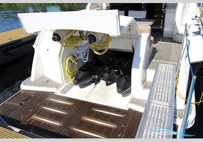 Riviera 4700 Sport Yacht Motorboat 2007, with Caterpillar 575 pk. engine, The Netherlands