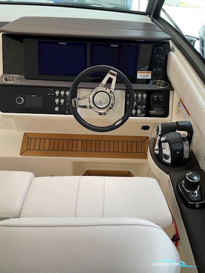 Sea Ray 320 Sundancer OB Motorboat 2025, with Mercury engine, Denmark