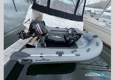 Sea Ray 410 Sundancer Motorboat 2000, with Caterpillar engine, Denmark