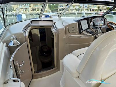 Sea Ray 455 Sundancer Motorboat 2004, with Cummins engine, No country info