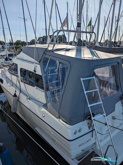 Sealine 305 Flybridge Motorboat 1986, with Volvo Penta engine, Denmark