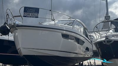 Sealine C330 Motorboat 2017, with Volvo Penta engine, United Kingdom