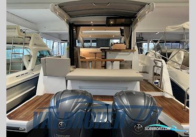 Sealine C335V Motorboat 2022, with Yamaha V6 engine, Italy