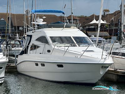 Sealine F34 Motorboat 2004, with Volvo Penta engine, United Kingdom