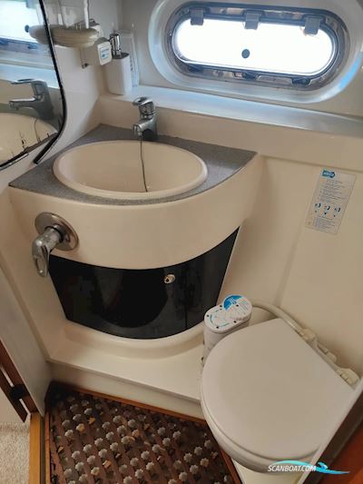 Sealine F37 Flybridge Motorboat 2000, with Volvo Penta engine, Spain