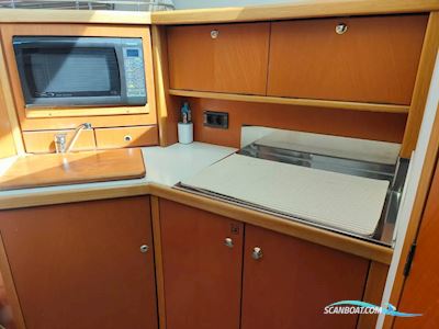 Sealine F37 Flybridge Motorboat 2000, with Volvo Penta engine, Spain