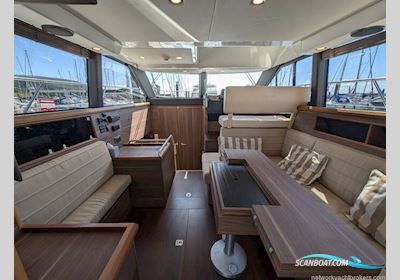 Sealine International F380 Motorboat 2015, with Volvo Penta D4 engine, United Kingdom