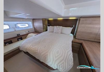 Sealine International SC47 Motorboat 2011, with Cummins engine, United Kingdom