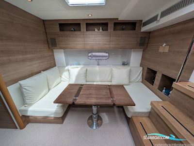 Sealine International SC47 Motorboat 2011, with Cummins engine, United Kingdom