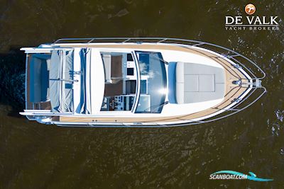 Sealine S330 Motorboat 2016, with Volvo Penta engine, The Netherlands