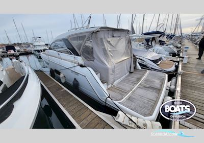 Sealine S330 Motorboat 2015, with Volvo engine, France