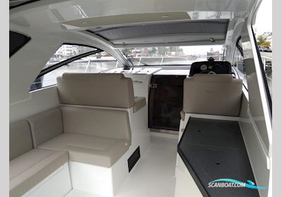 Sealine S330 Motorboat 2017, with Volvo Penta D6-400 400Hp engine, France