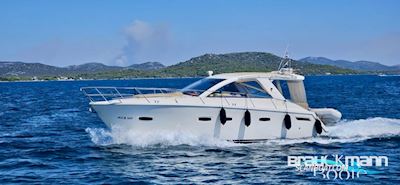 Sealine SC 35 Motorboat 2011, with Volvo Penta engine, Germany