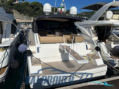 Sealine SC 47 Motorboat 2009, with Cummins Qsb 5.9 engine, Italy