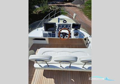 Sealine Sealine F34 Flybridge Motorboat 2005, with Volvo Penta engine, Finland