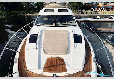 Sealine T50 Motorboat 2006, with Cummins engine, Greece