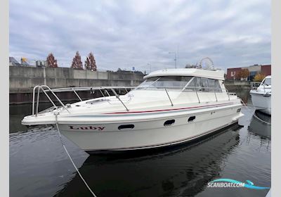 Skilsö  975 Arctic Motorboat 1994, with Volvo Penta is een Zweeds merk dat wereldwijd bekendstaat om betrouwbare en krachtige scheepsmotoren en aandrijfsystemen. Ze leveren zowel diesel- al engine, The Netherlands