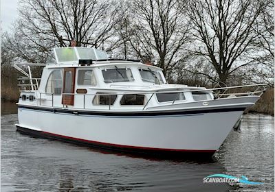 Smelne 1000 Motorboat 1980, with Peugeot engine, The Netherlands