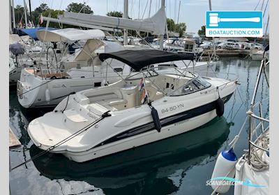 Stingray 250CR Motorboat 2007, with Volvo Penta engine, Croatia