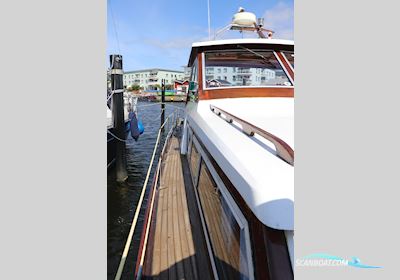 Storebro Royal Cruiser 34 Motorboat 1975, with Perkins engine, Sweden