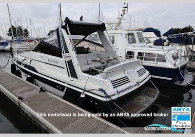 Sunseeker 28 Offshore Motorboat 1986, with Mercruiser engine, United Kingdom