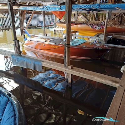 Swiss Craft Riviera Runabout Motorboat 1962, with Chevy engine, The Netherlands