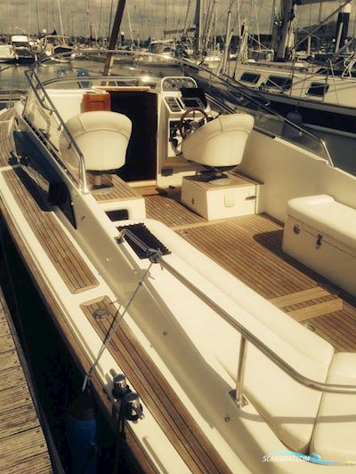 Swordsman Marine Swordsman 30 Motorboat 2005, with Iveco 400 Series 6 Cylinder 440hp With Jet Drive engine, United Kingdom