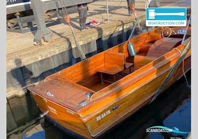 Taxi boat 850 Motorboat 1952, with Perkins engine, The Netherlands