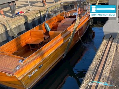 Taxi boat 850 Motorboat 1952, with Perkins engine, The Netherlands