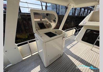 Trader  535 Signature Motorboat 2003, with Yanmar CXM GTE2 engine, United Kingdom