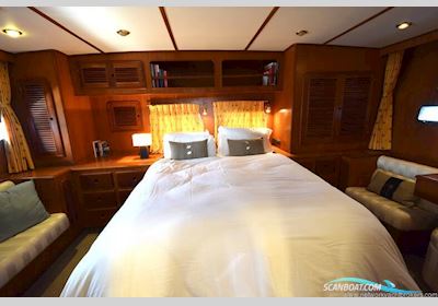 Trader Sunliner 625 Motorboat 2000, with Caterpillar 3196 engine, Greece