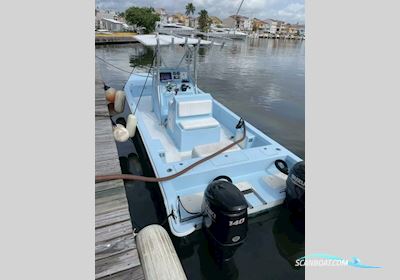 Twin Vee 26 Blue Fin Motorboat 2001, with Suzuki engine, USA