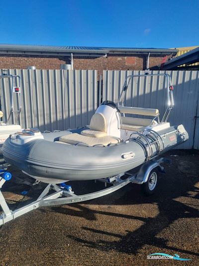 Unclassified Escape 390 Motorboat 2022, United Kingdom