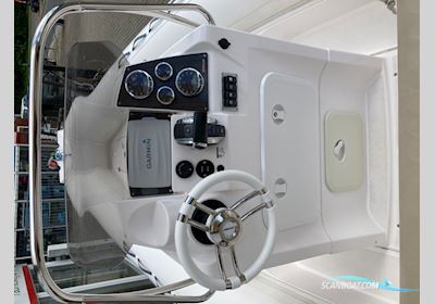 Valiant 685 Classic RIB (Hypalon) med 200 hk Mercury-EFI Verado DS og 1800 kg Brenderup trailer - Anvisningssalg  Motorboat 2017, with Mercury engine, Denmark