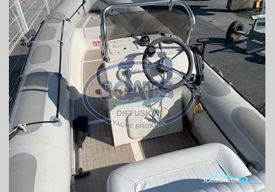Valiant V520 + REMORQUE Motorboat 2005, with MERCURY engine, France