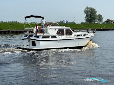 Valkkruiser AK Motorboat 1982, with Volvo Penta Diesel engine, The Netherlands