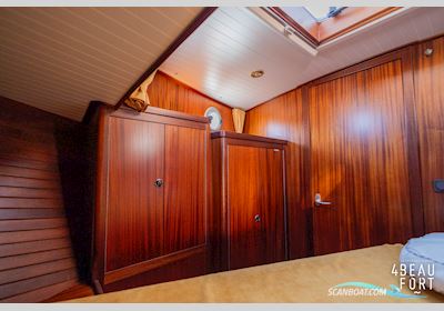 Valkvlet 1190 OK Motorboat 2003, with Ford Mermaid 6 Cil. 135 engine, The Netherlands