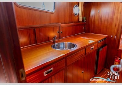 Valkvlet 1190 OK Motorboat 2003, with Ford Mermaid 6 Cil. 135 engine, The Netherlands