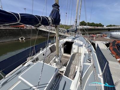 Westerly 33 Ketch Motorboat 1977, with Mercedes OM636 engine, United Kingdom