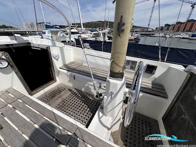 Westerly 33 Ketch Motorboat 1977, with Mercedes OM636 engine, United Kingdom