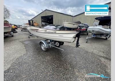 With 475 Motorboat 2024, with Mercury engine, The Netherlands